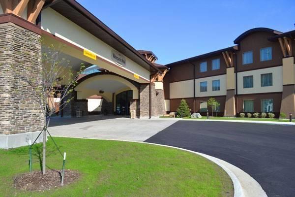 Soaring Eagle Waterpark And Hotel Mount Pleasant Exterior photo