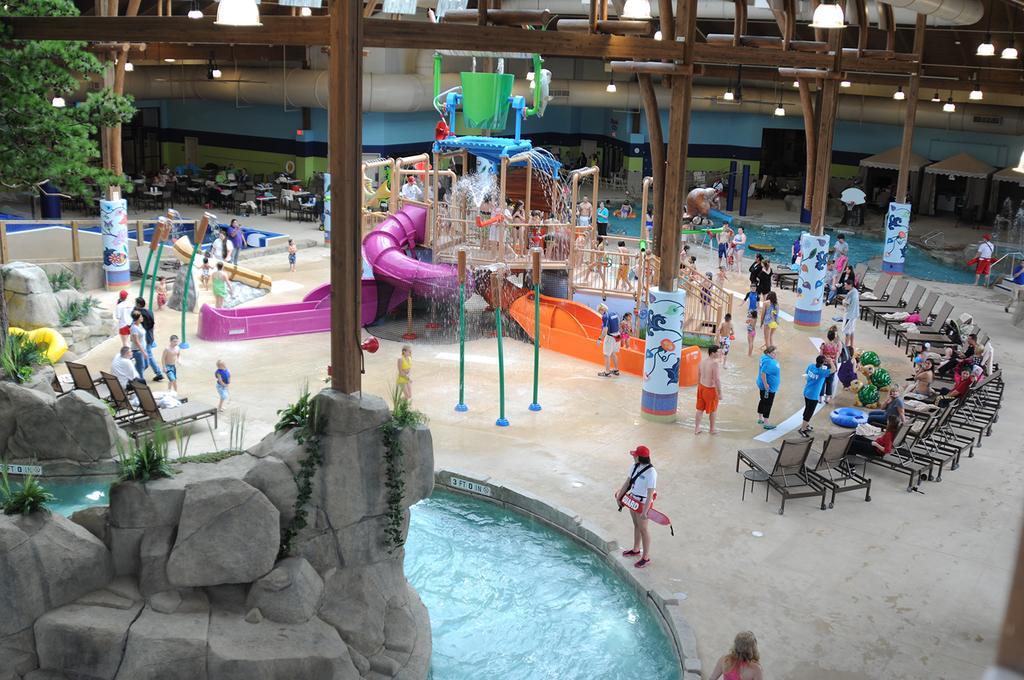 Soaring Eagle Waterpark And Hotel Mount Pleasant Exterior photo